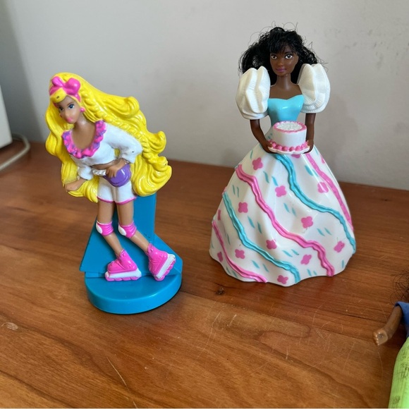 Barbies Set Of 7 1995 McDonald's Happy Meal Toys - Picture 2 of 10